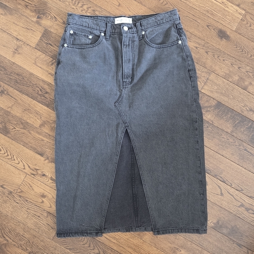 Abercrombie & Fitch High Rise Gray Denim Front Slit Midi Skirt Size 30/10